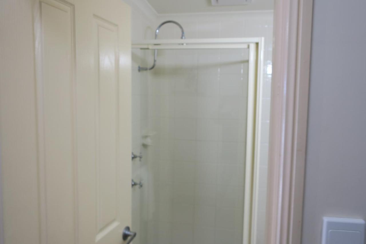 Caboolture Central Motor Inn, Sure Stay Collection By BW Exteriör bild