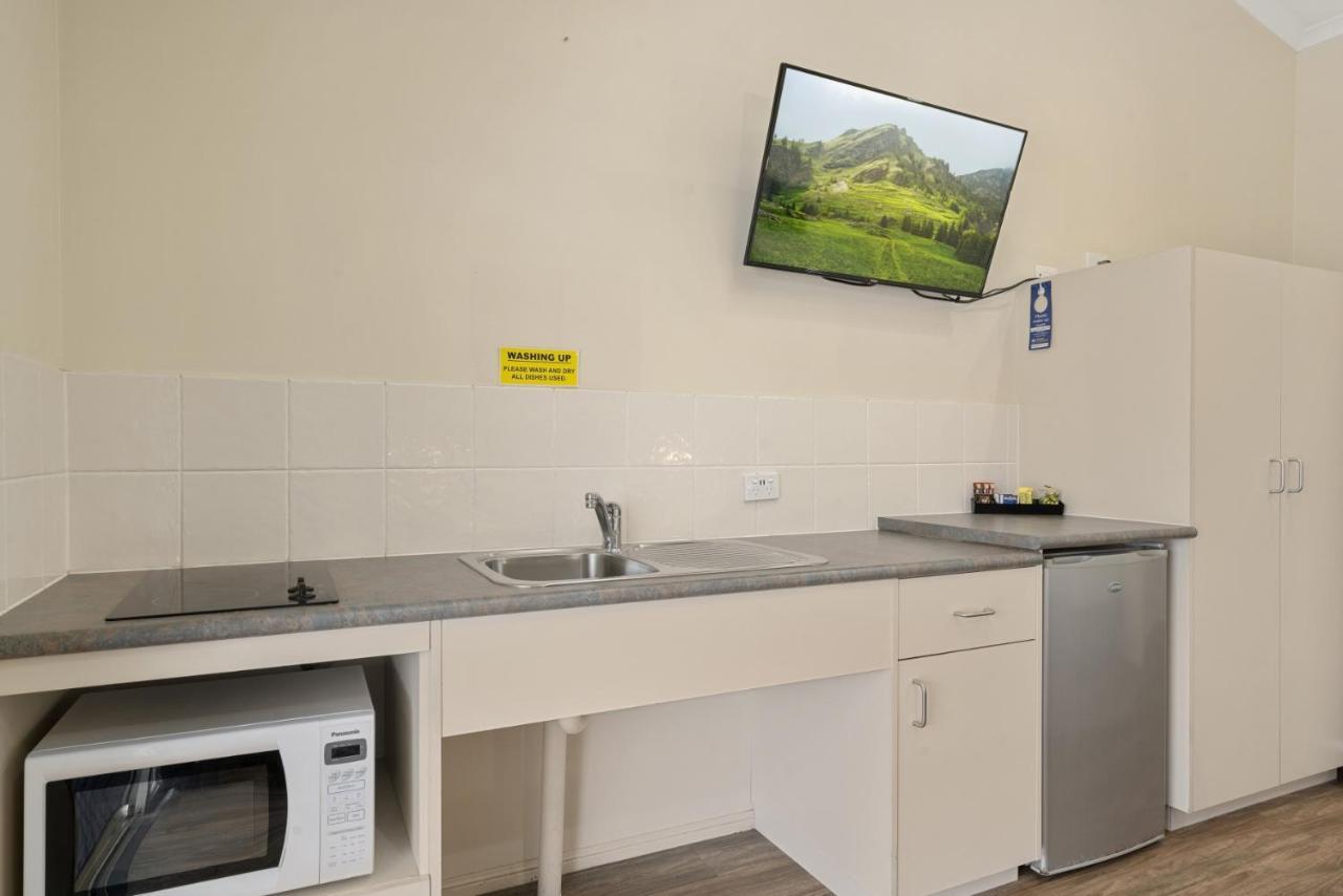 Caboolture Central Motor Inn, Sure Stay Collection By BW Exteriör bild