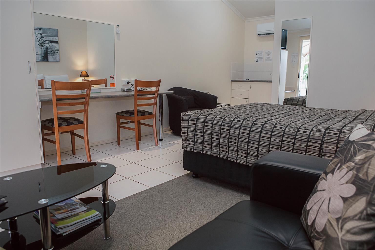 Caboolture Central Motor Inn, Sure Stay Collection By BW Exteriör bild